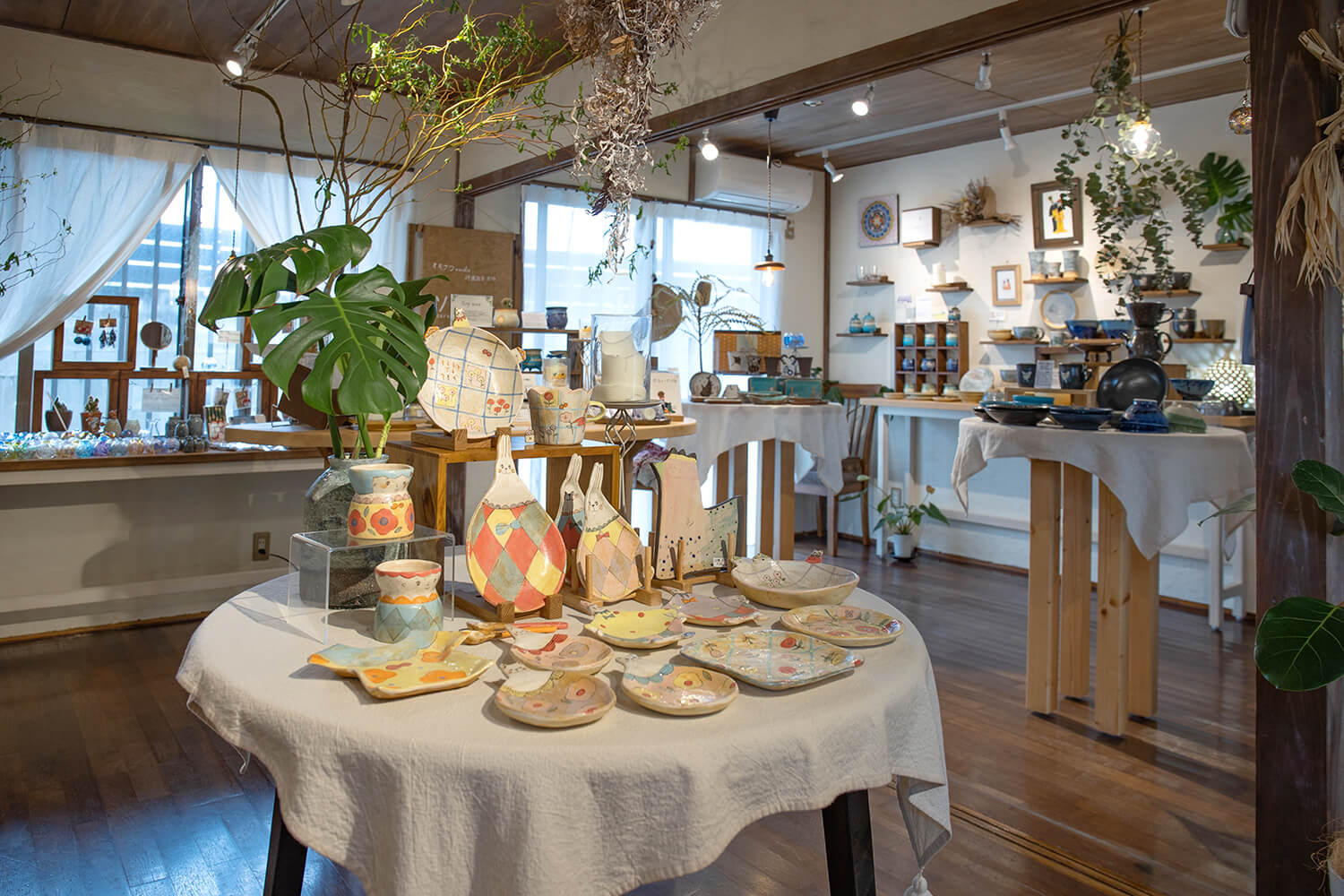 店內充滿了香氣的蠟燭，香氣撲鼻。 您還可以獲得想要給自己的物品作為獎勵。