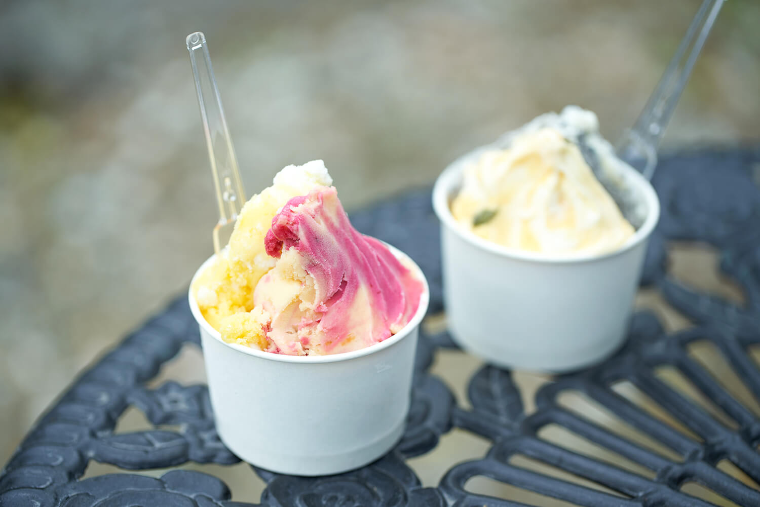 左前方是「荔枝牛奶&黑加侖橙」「2選」420日圓