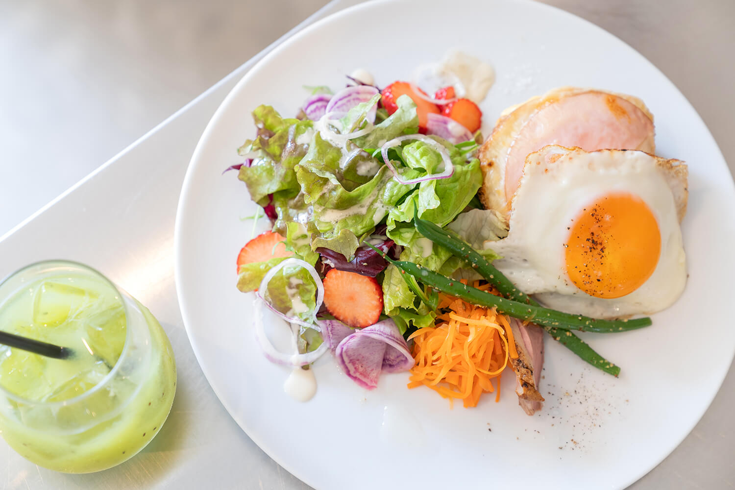 「時鐘夫人沙拉&飲料套餐（獼猴桃汁）」JPY1350