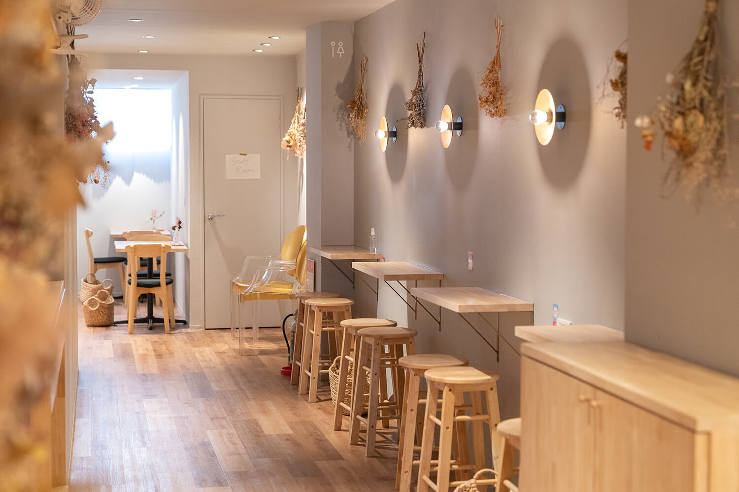 在溫暖治癒的空間中享受輕鬆的下午茶時光