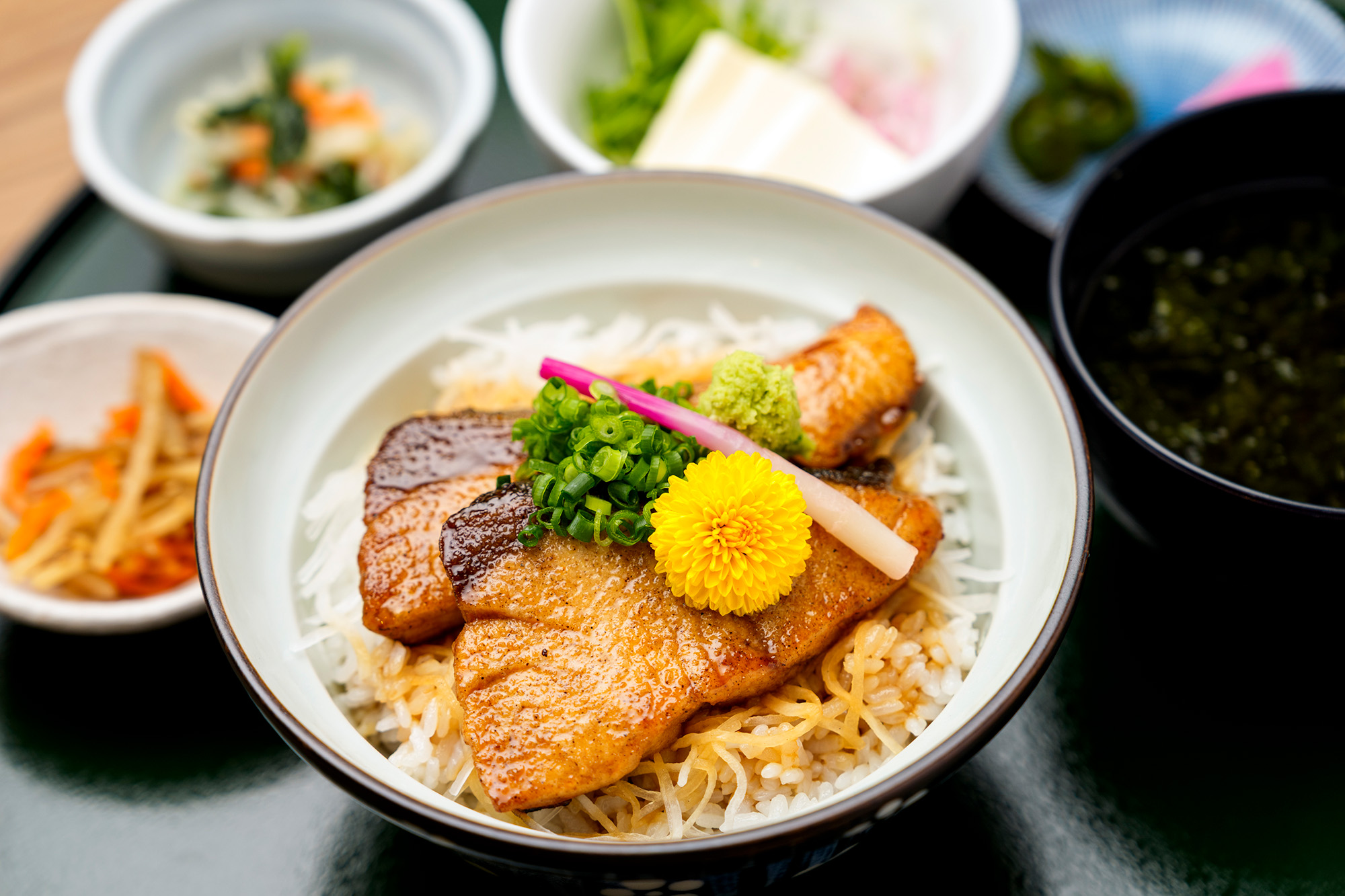 “武里牛排饭饭午餐”