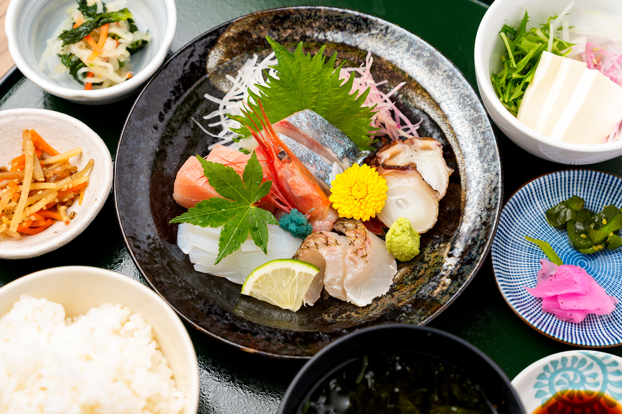 “六种生鱼片午餐”