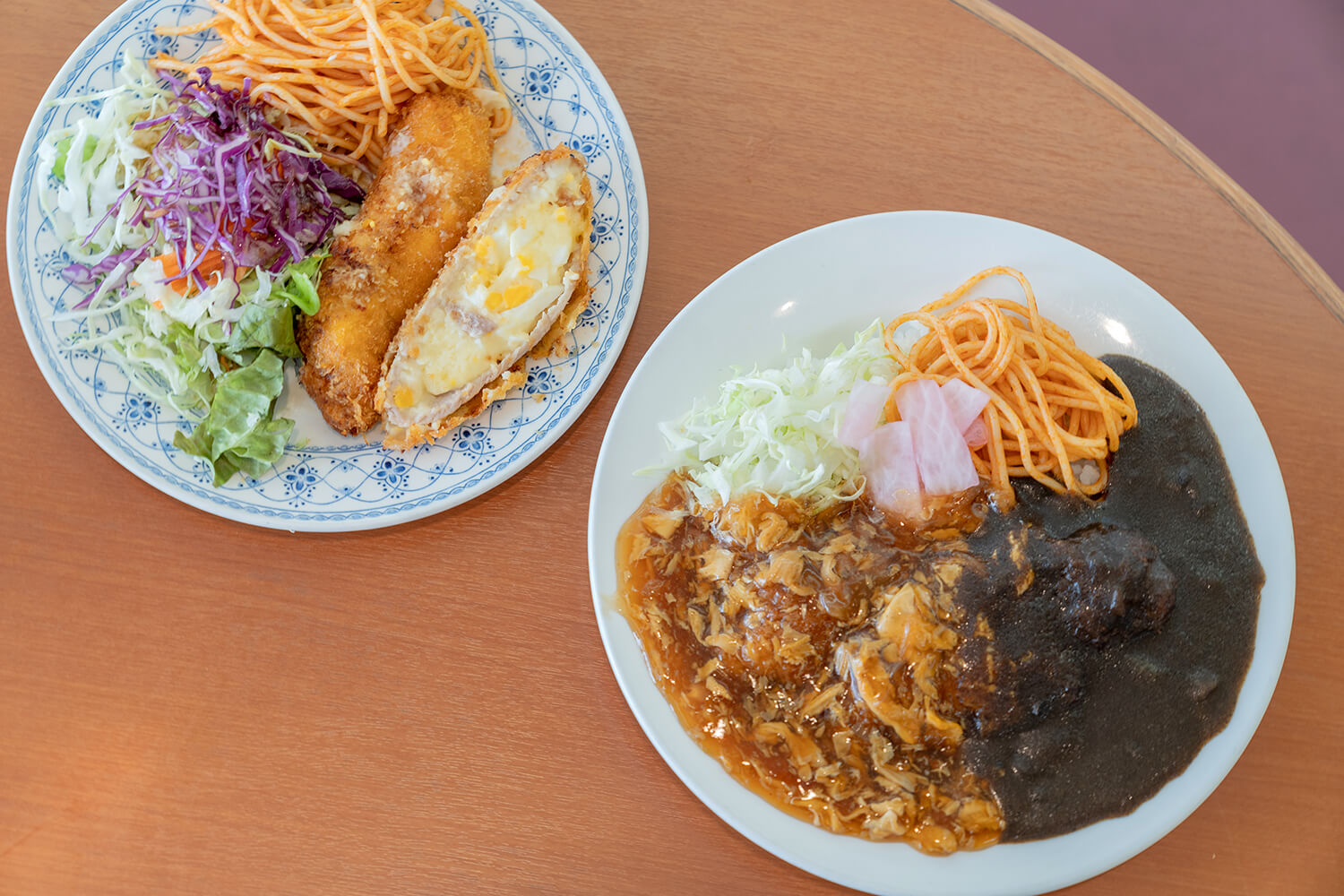 「混合丼」900日圓、「可喜餅卷（小盤）」750日圓