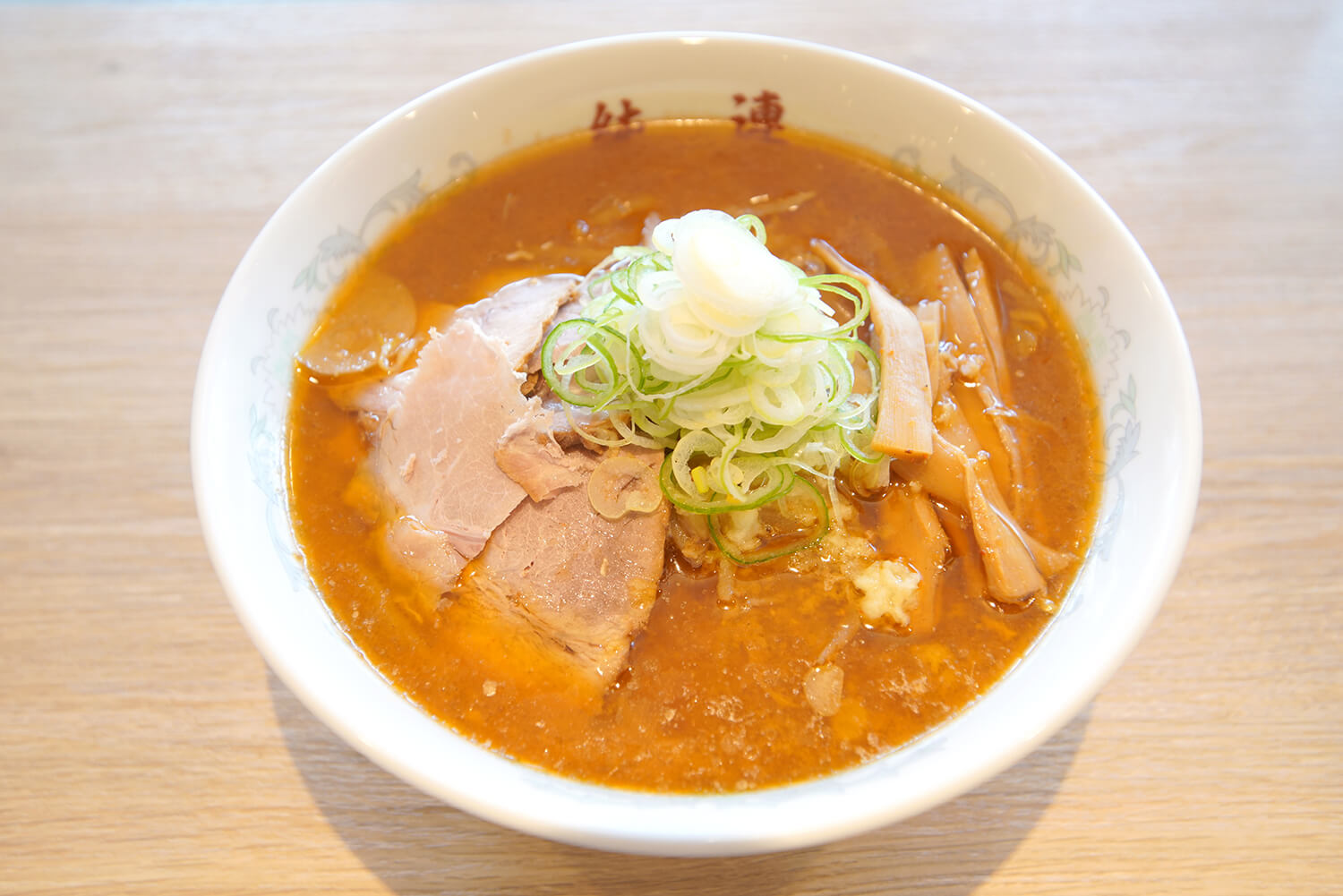 「味噌拉麵」以其老式的濃郁味道（900日圓）而擁有許多粉絲