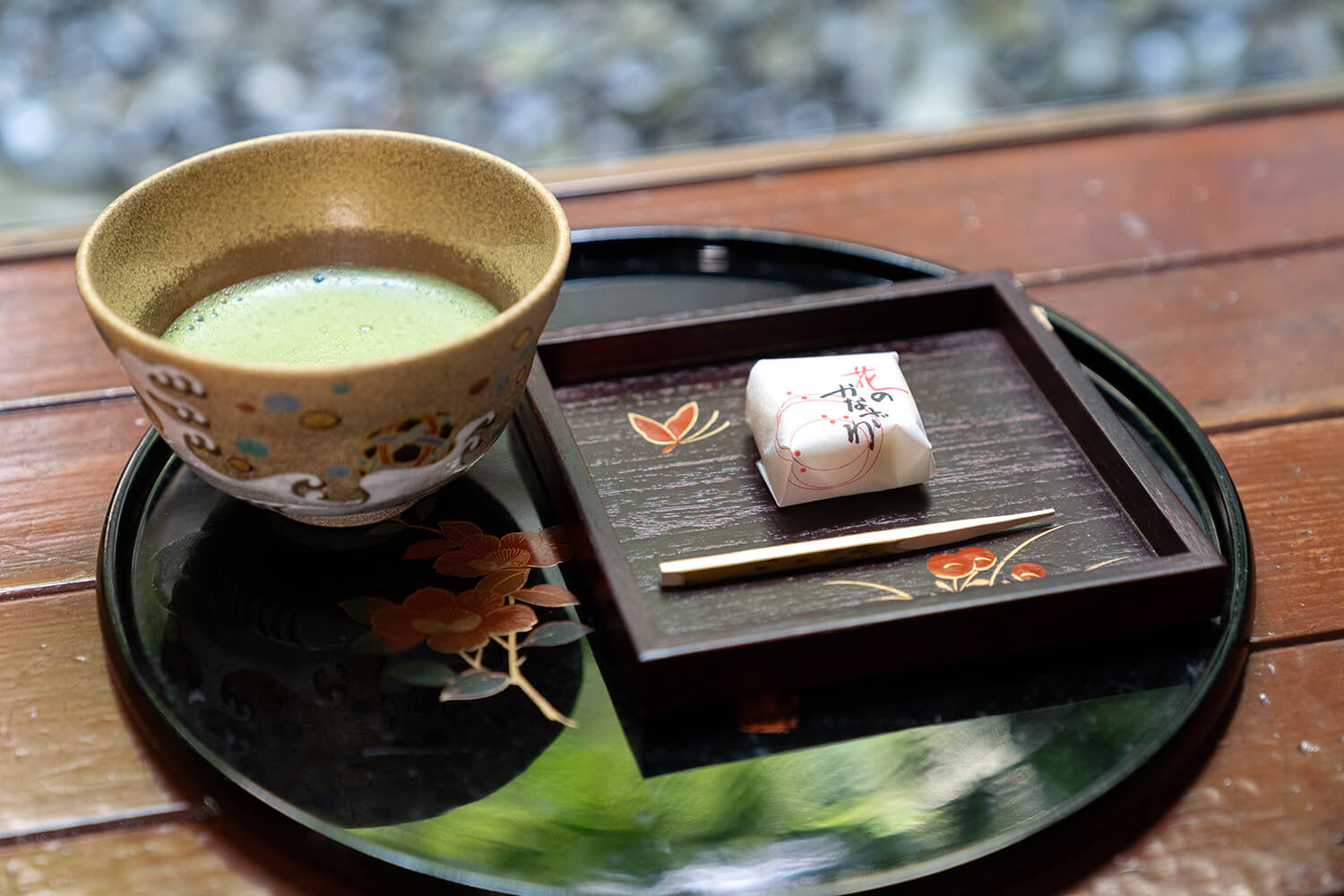 在茶室放鬆身心「抹茶（附甜點）」（500日圓）