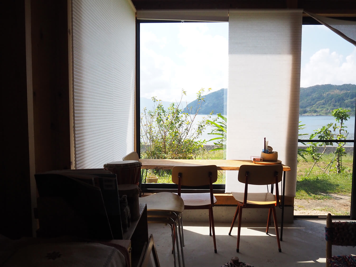 在開放的店內休息一下