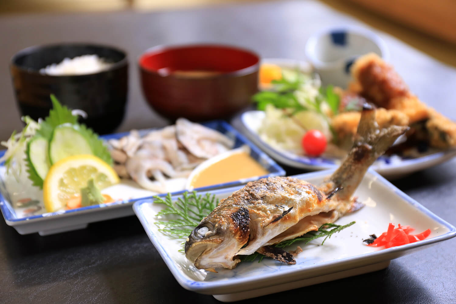 自己釣到的虹鱒魚味道絕佳。