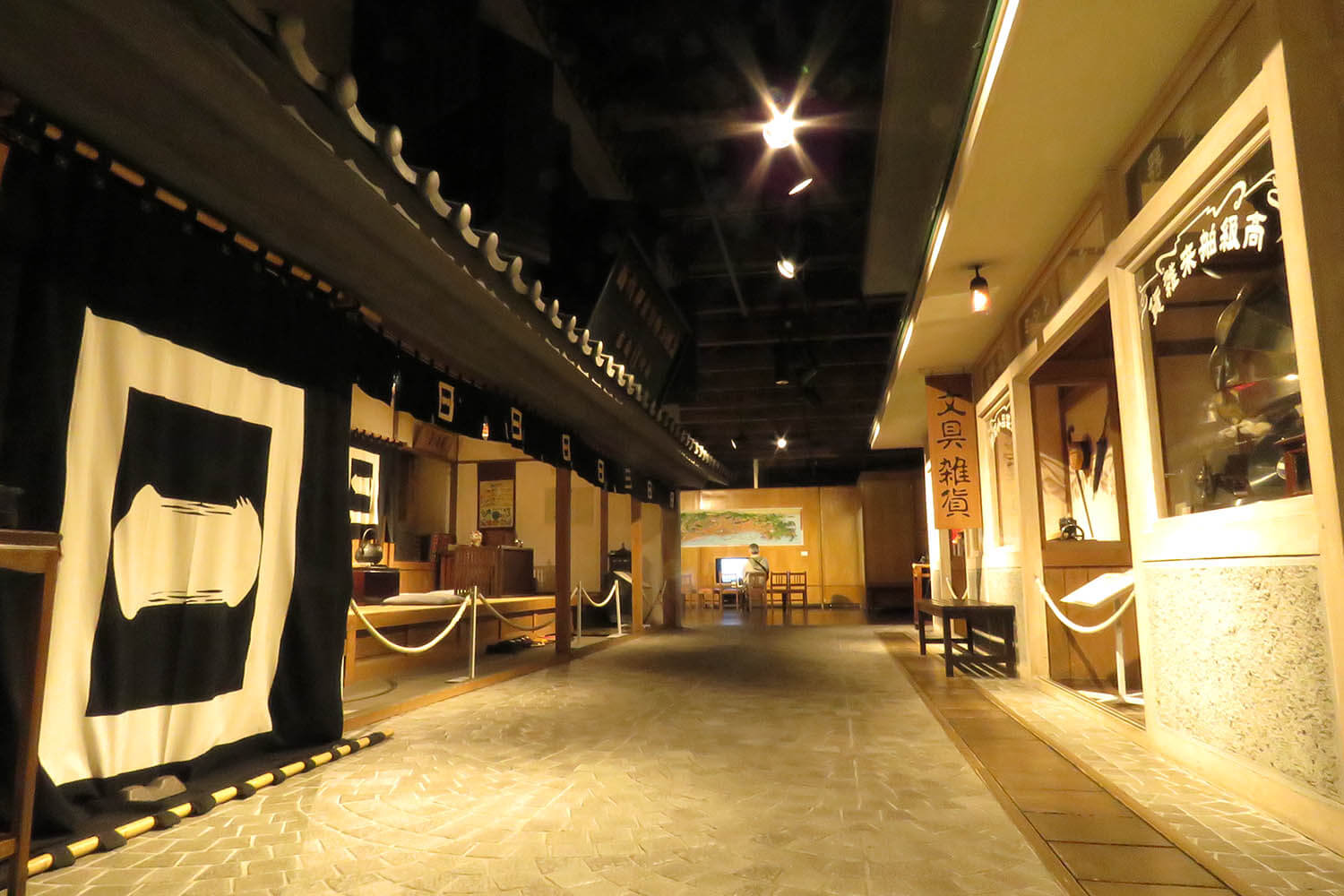 從明治末期到昭和初，再現了商人林立的小樽的街景