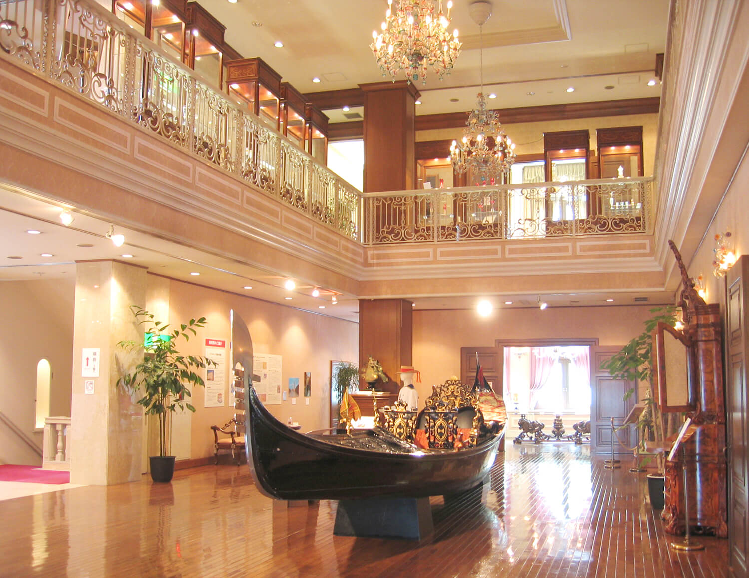 英國戴安娜王妃在威尼斯實際乘坐的珍貴纜車是必看的。