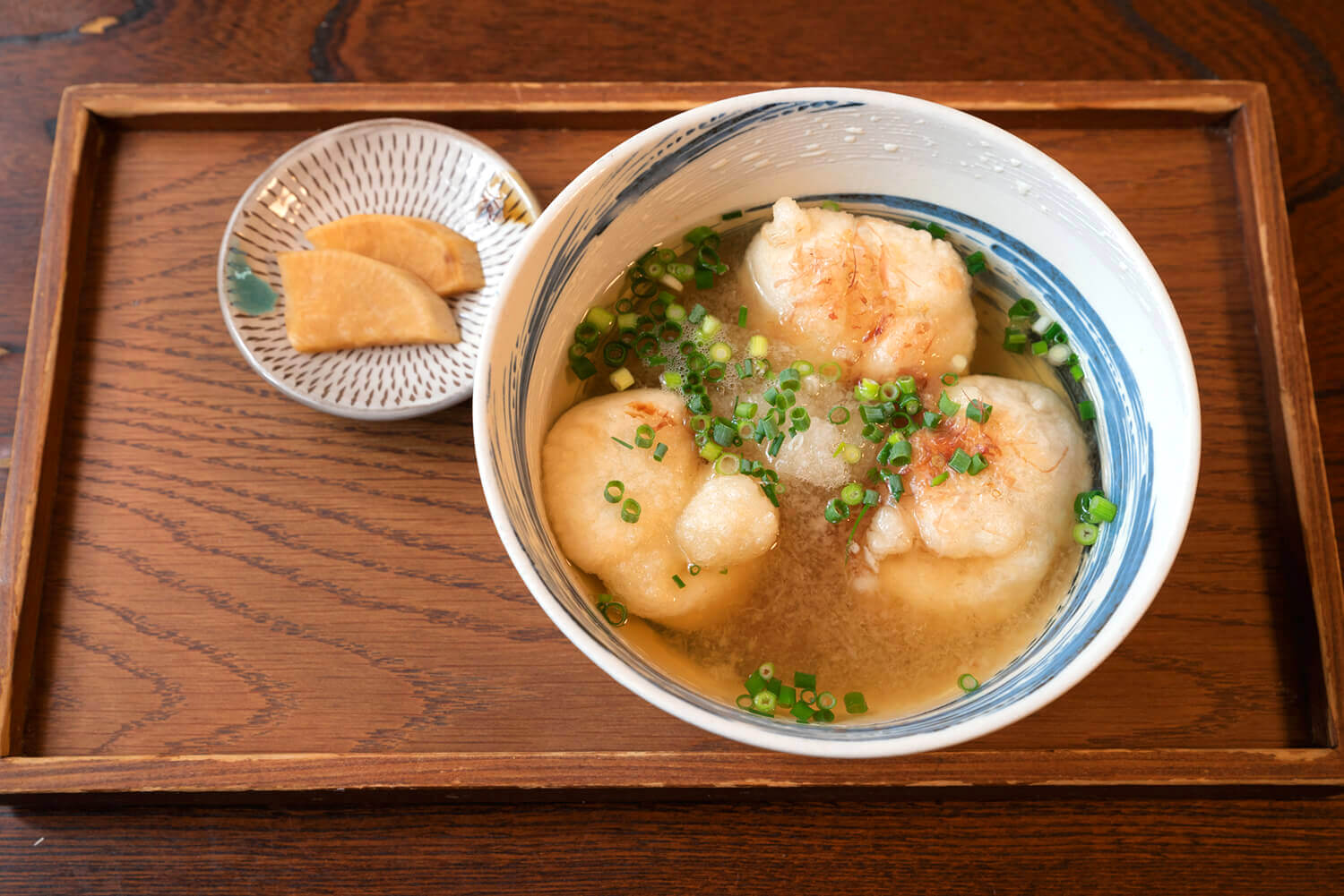 「炸麻糬須差」（JPY700）。 還有像「炸麻糬味噌」（JPY800）和「炸麻糬」（JPY700）等峇里島版本