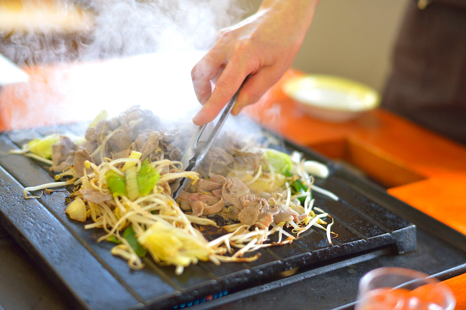 人氣「羊肉成吉思汗定食」（JPY2300）