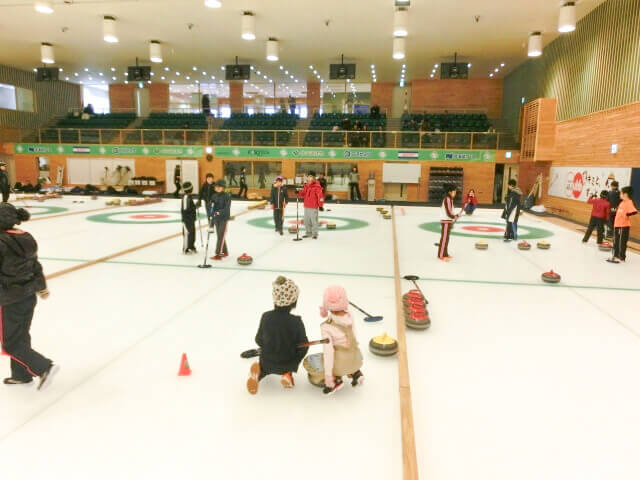 设备租赁1日元100日元，座位使用1小时普通JPY1500（与教练体验需另行付费）