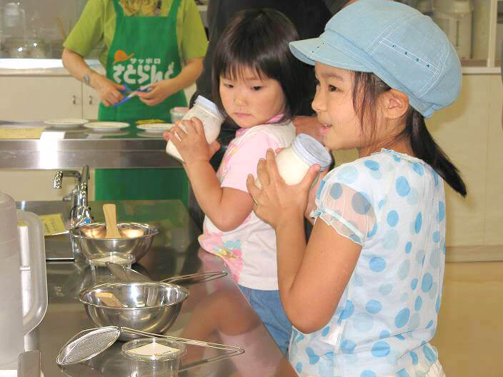 可以边玩边学的手工课程也有利于食养教育