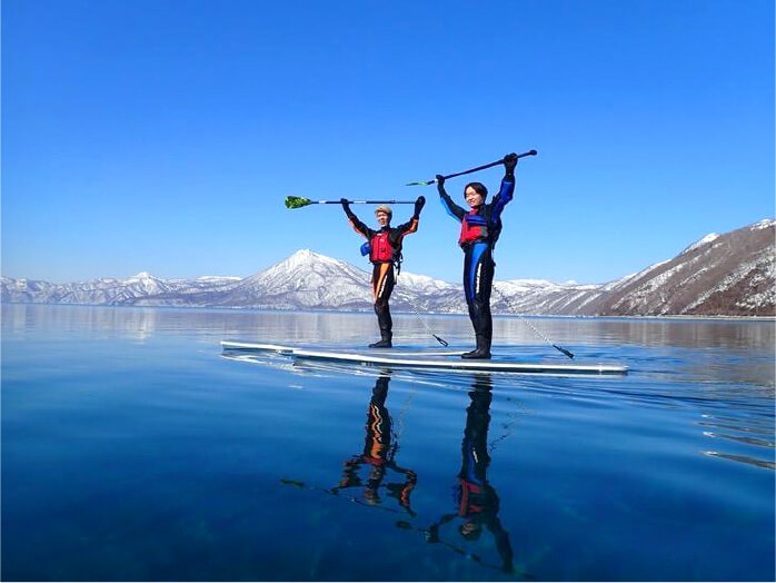 您下方是一个透明度出众的湖泊