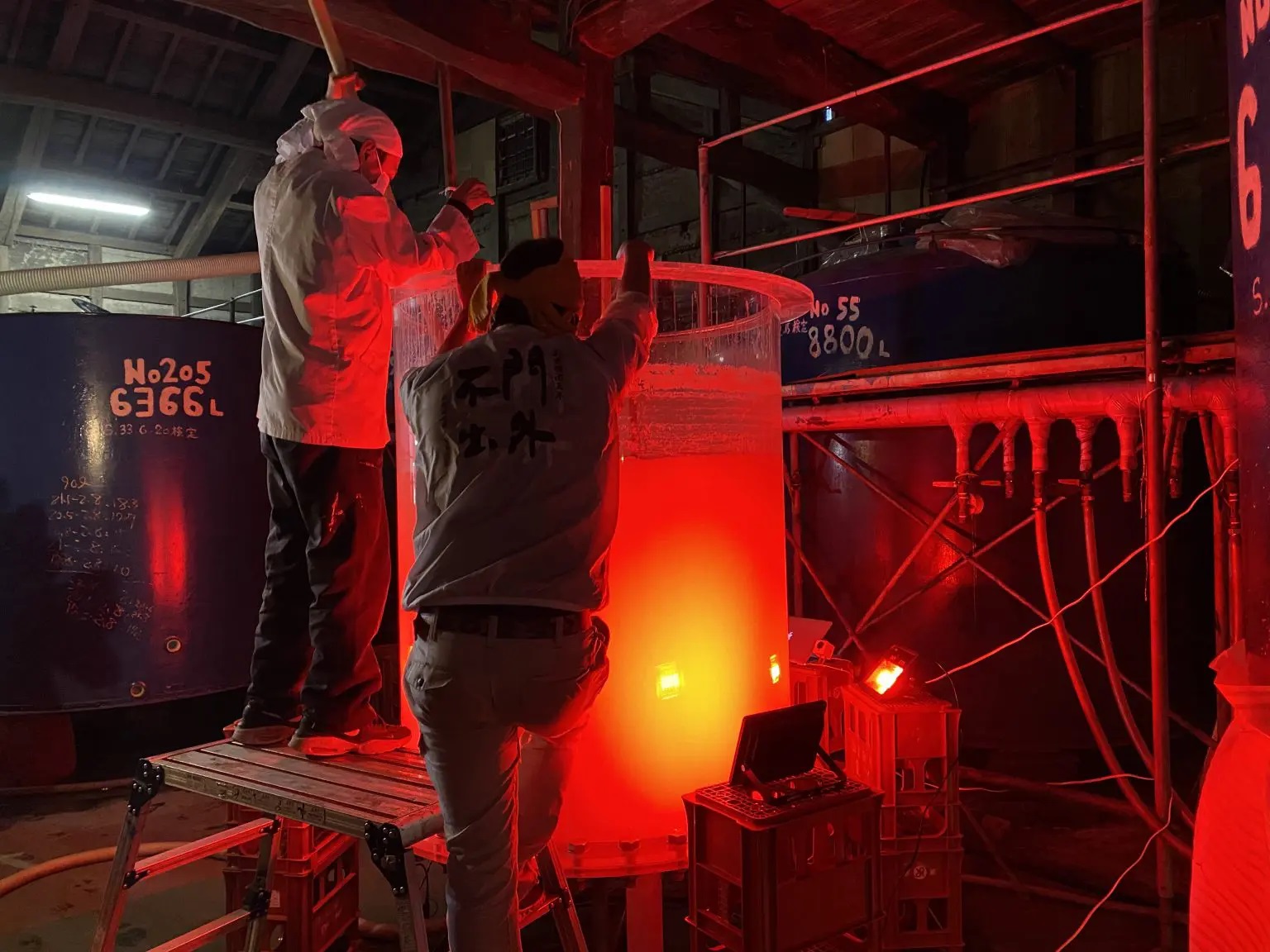  The brewing process, which used to be based on temperature control and shading from light, has adopted a new concept that utilizes the power of light and has been patented.