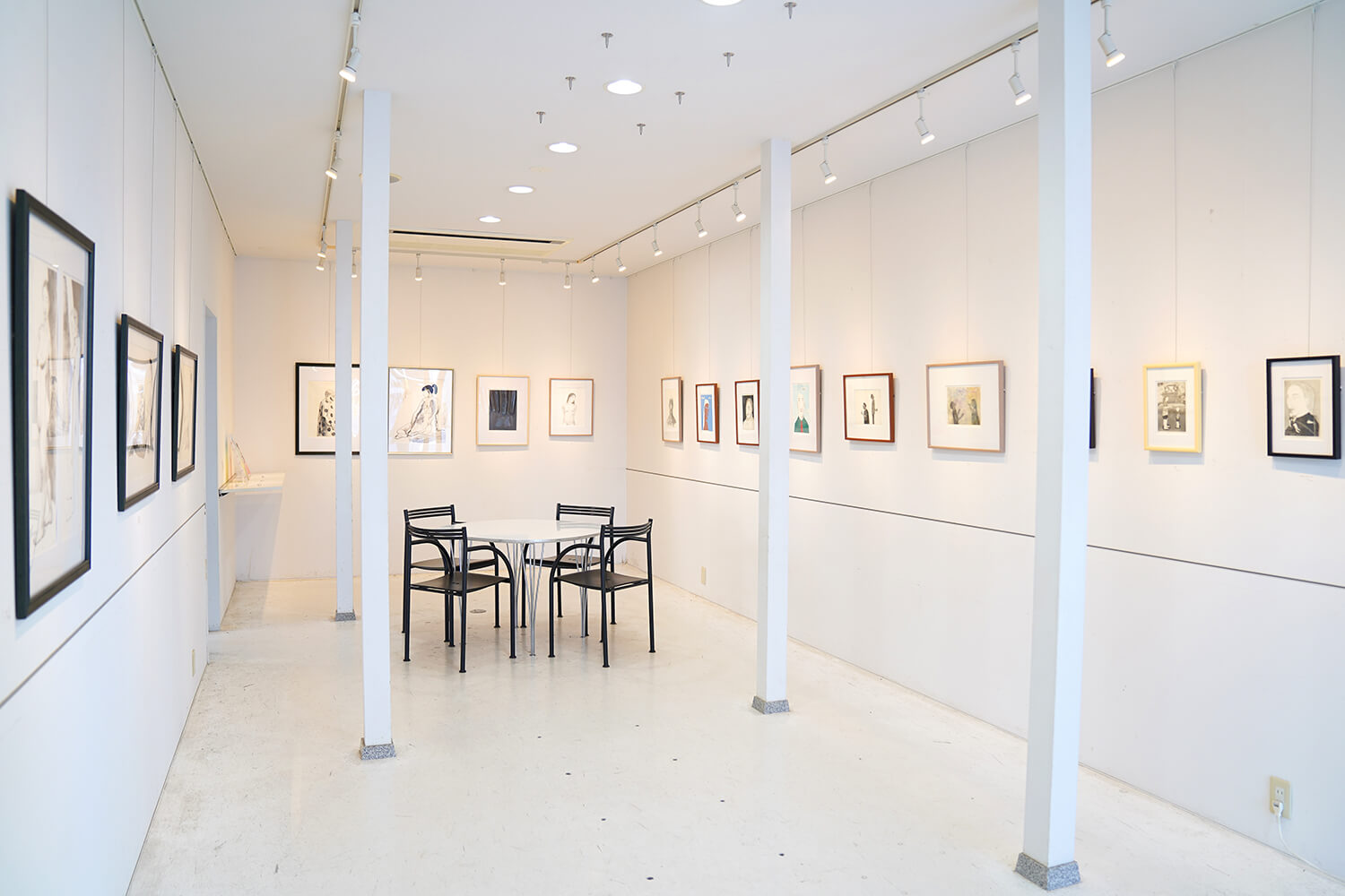 純白色的牆壁與任何作品融為一體