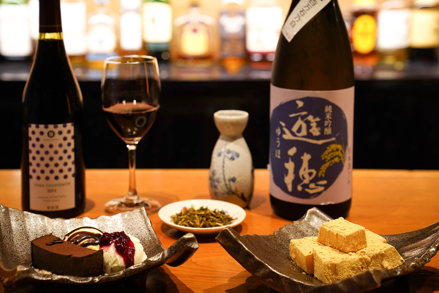 「濃鬱巧克力醬」（990日圓）、「山索比尼翁」（杯JPY1200）、「極品本原麻糬」（990日圓）、「遊寶百萬石白純米吟釀」（JPY1320一次性）