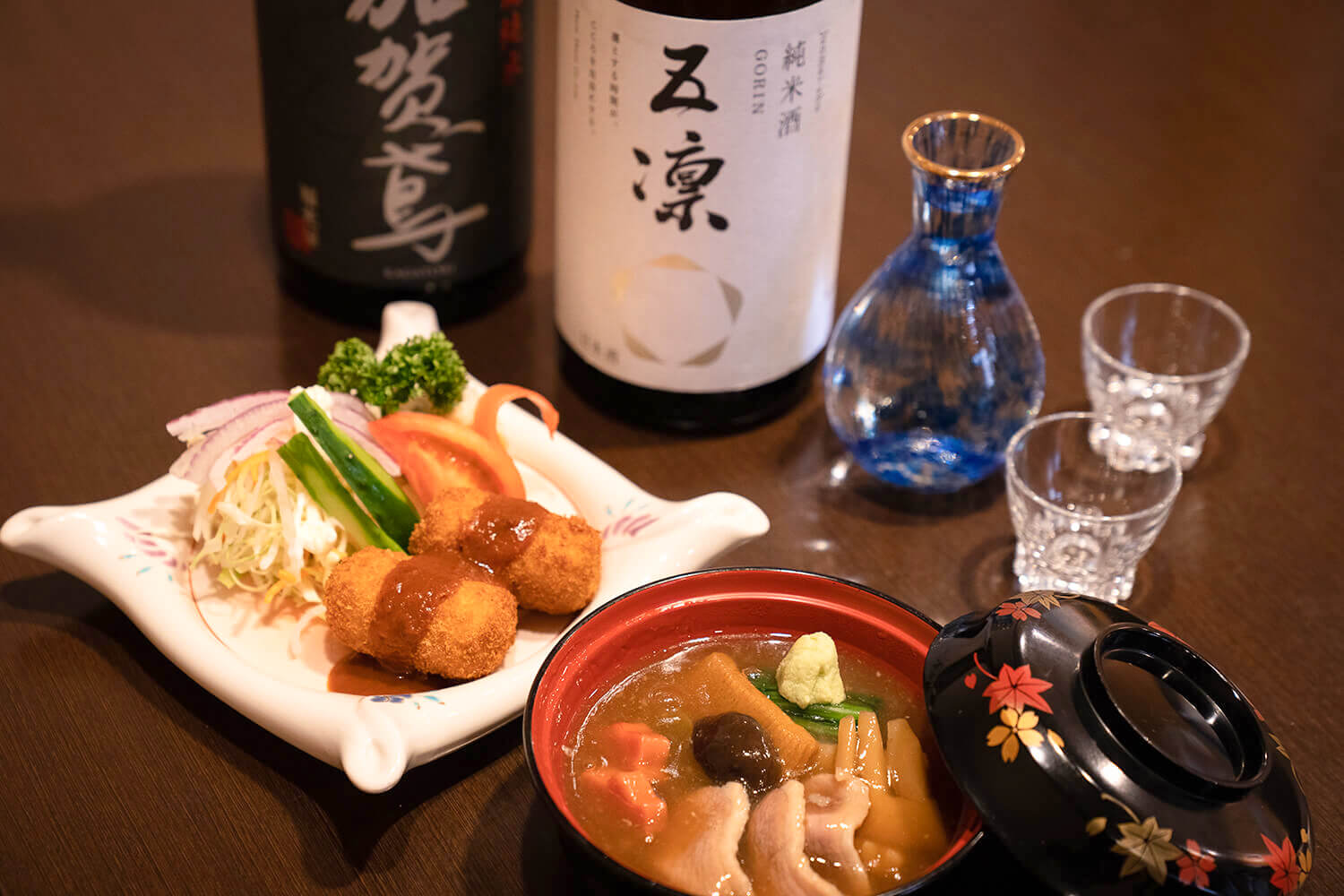 「蟹肉奶油可樂餅」（715日圓）、「燉鴨嶺」（JPY1210）