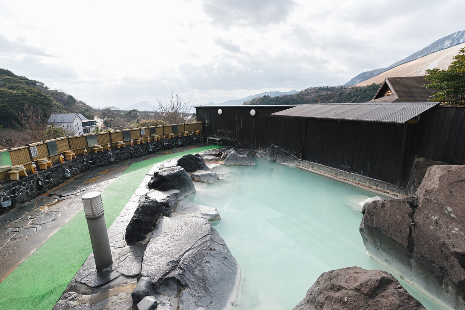 360°無阻擋的露天溫泉