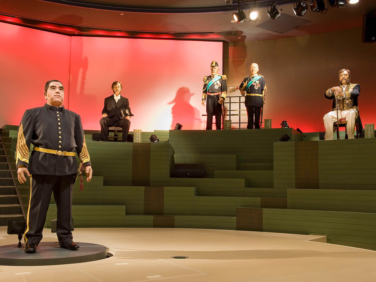 「維新之路」和「薩摩學生，向西」兩種類型每天共上演9次（截至令和5年3月1日）（（c）維新故鄉大廳）