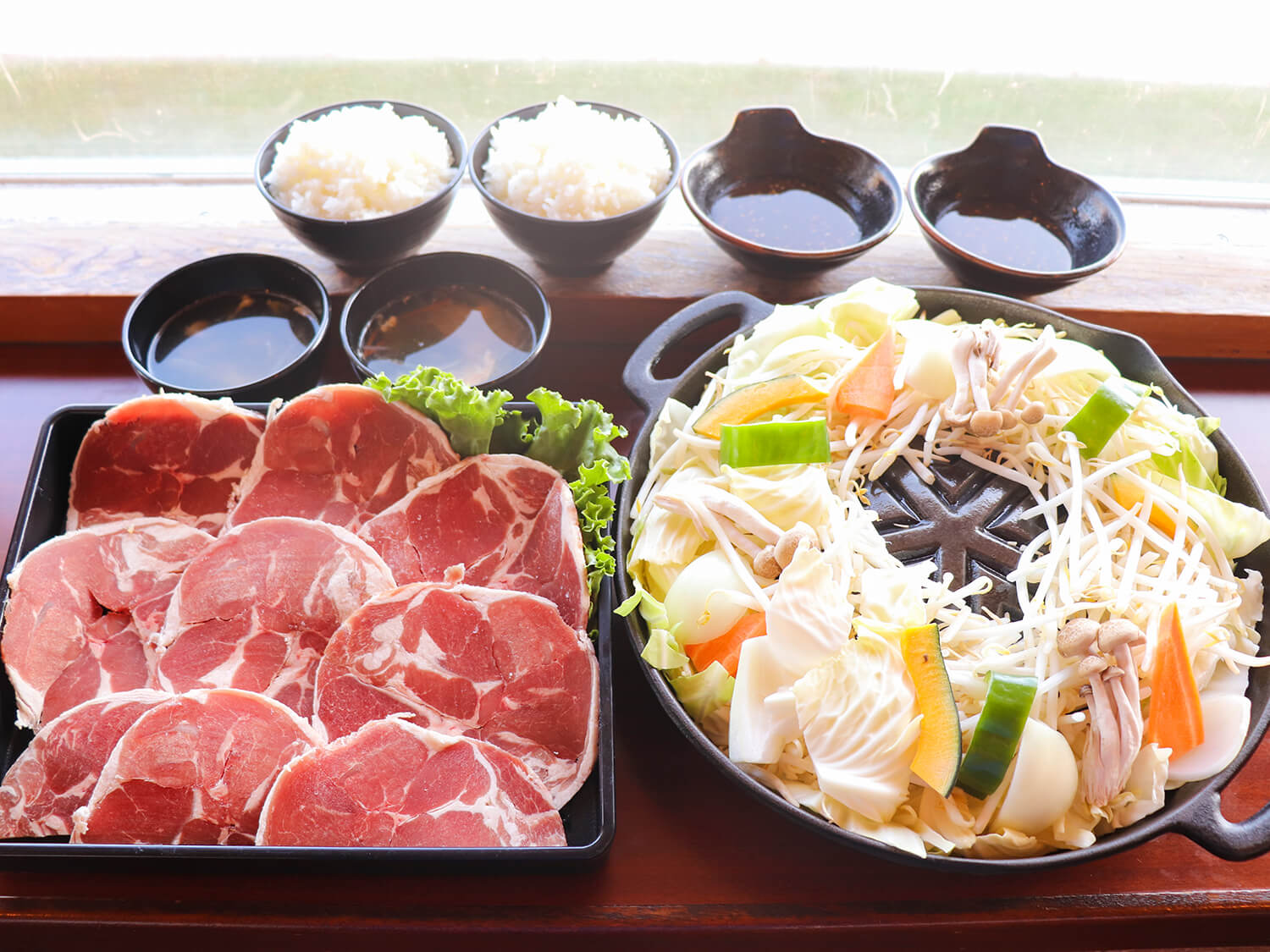 「成吉思汗火鍋套餐」可從2人起訂購（每人JPY2000）