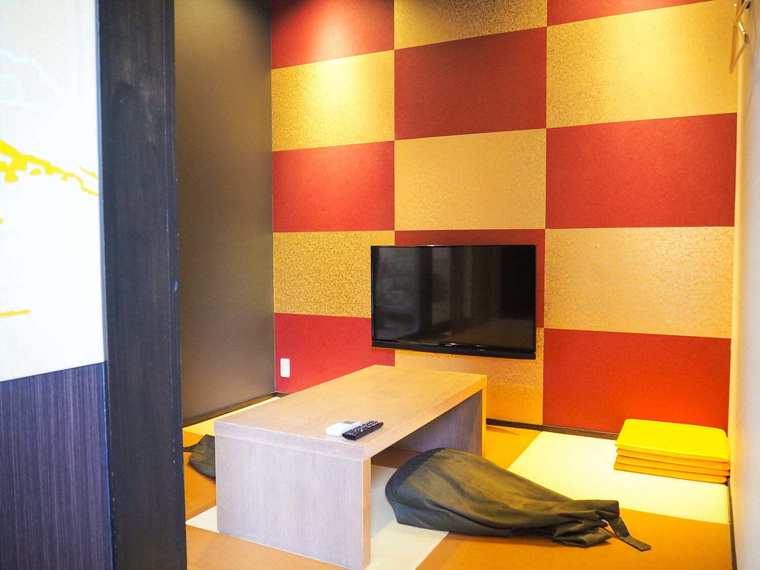 寬敞乾淨的休息區，您可以舒適地換衣服。