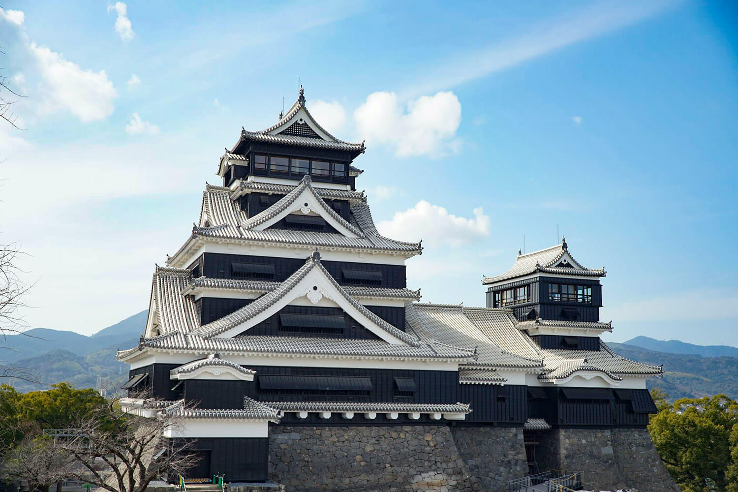 2020年開發了一條特殊的觀景通道，讓遊客可以近距離觀賞城堡