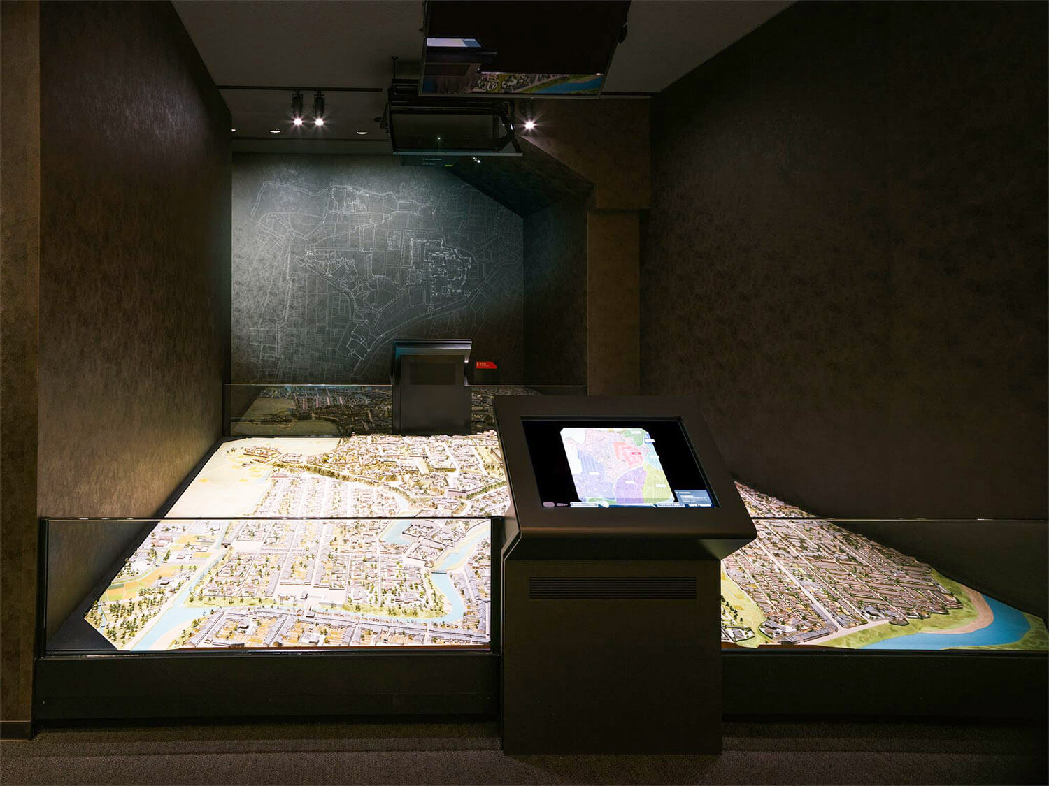 在會場的展品中，您可以透過熊本城了解熊本歷代封建領主和城鎮的歷史