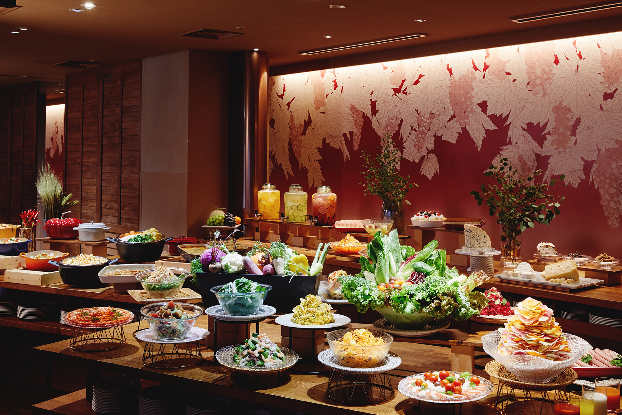 使用時令食材的各種自助餐