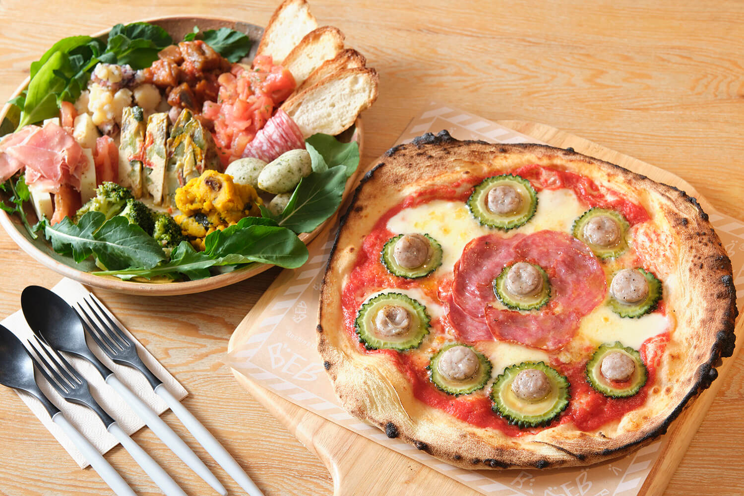 「BEB 披薩組」是一套包含 9 種披薩和前菜JPY2800