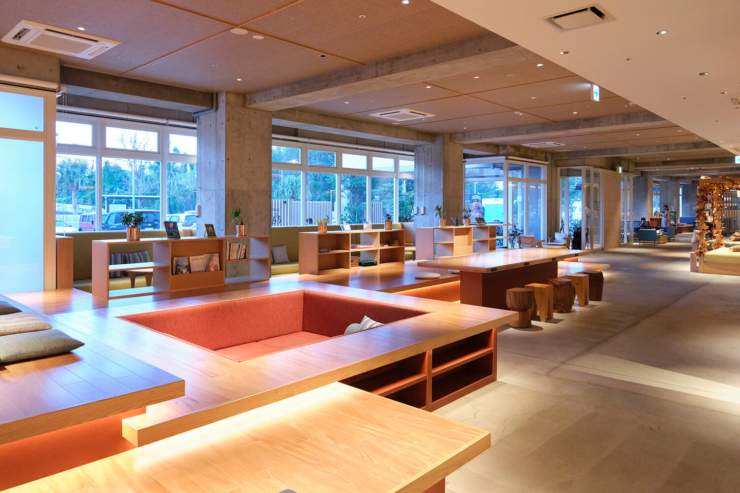 飯店一樓的咖啡廳酒廊「TAMARIBA」。 您可以享用餐點和您最喜歡的飲料度過您選擇的夜晚