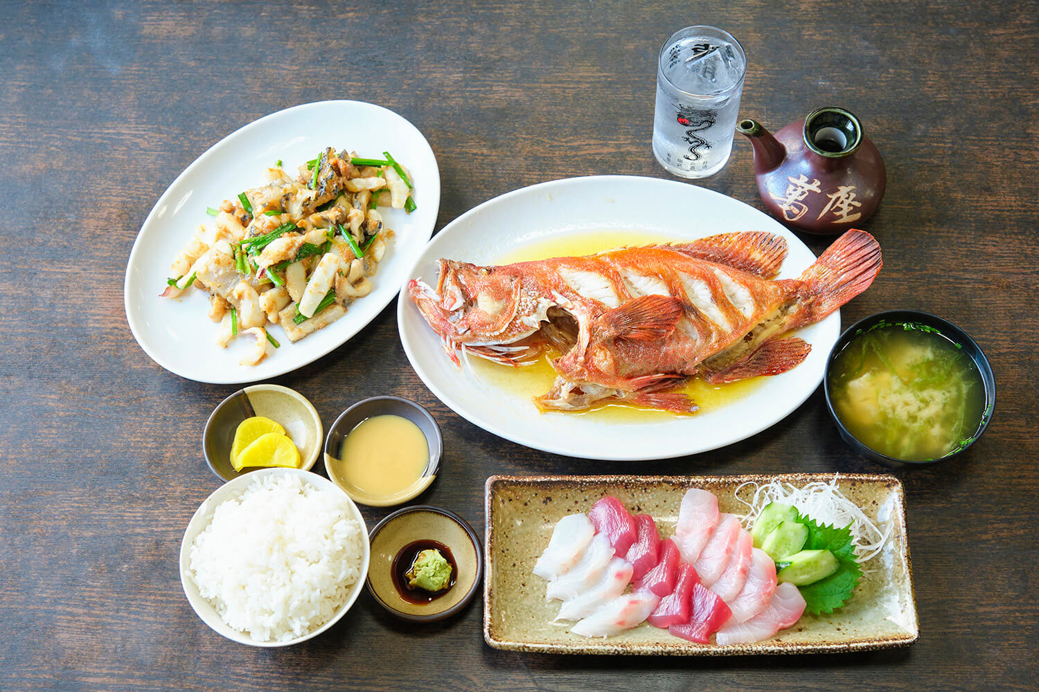 「牛油烤魚」市價、「味噌炒拼盤」JPY1320「生魚片拼盤」JPY1320