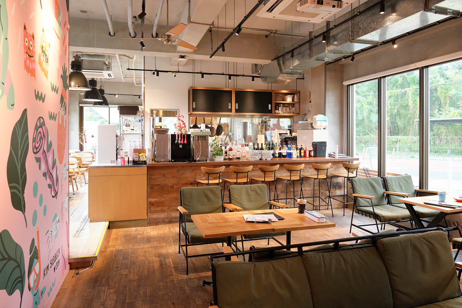 店內還設有沙發座位，讓您度過輕鬆的時光