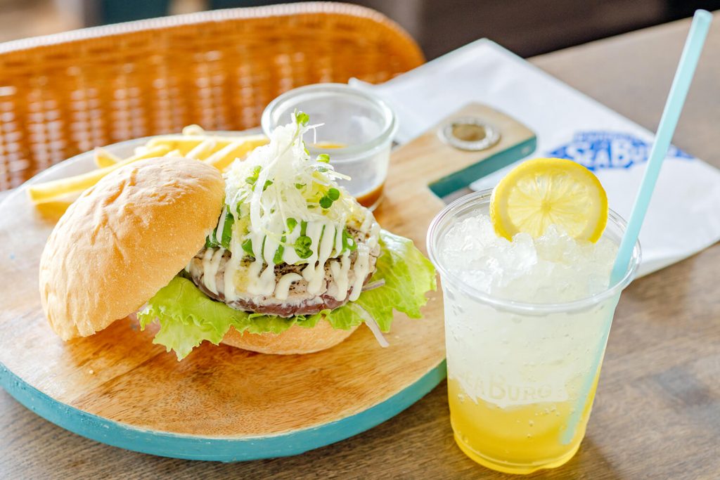 那霸五大推薦午餐地點，可以享用沖沖繩美食