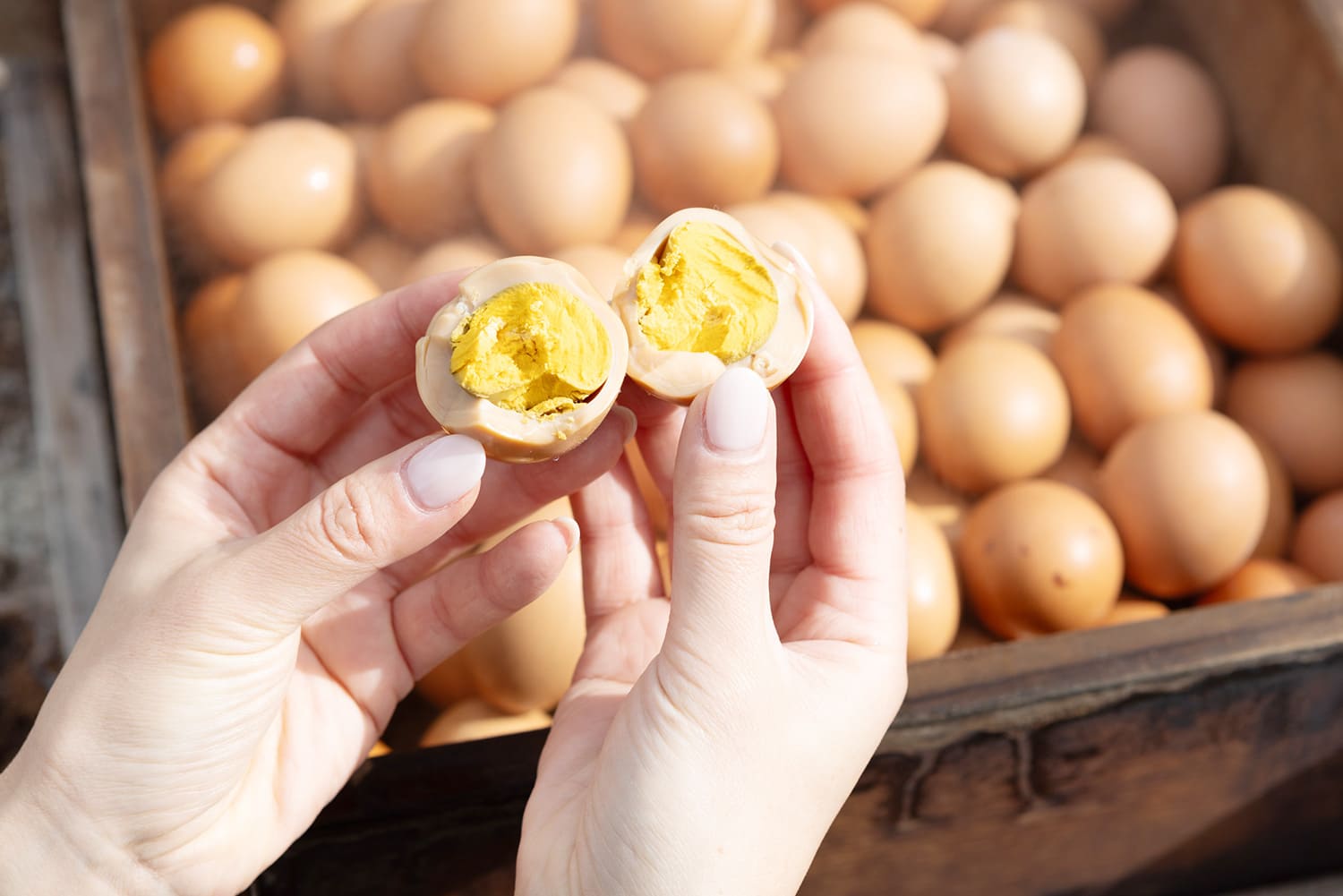 「蒸蛋」售價6個，售價500日圓。 雖然還附了鹽，但不加鹽也很好吃