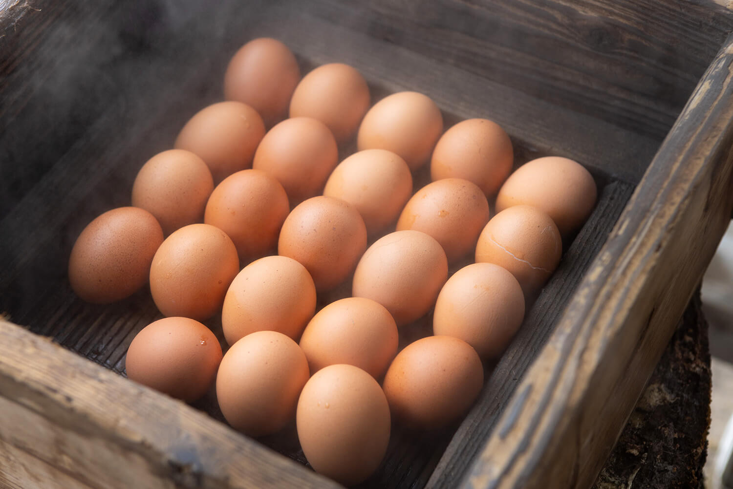 「溫泉蛋」於「雲仙地獄工坊」販售 2 件 200日圓，5件 400日圓