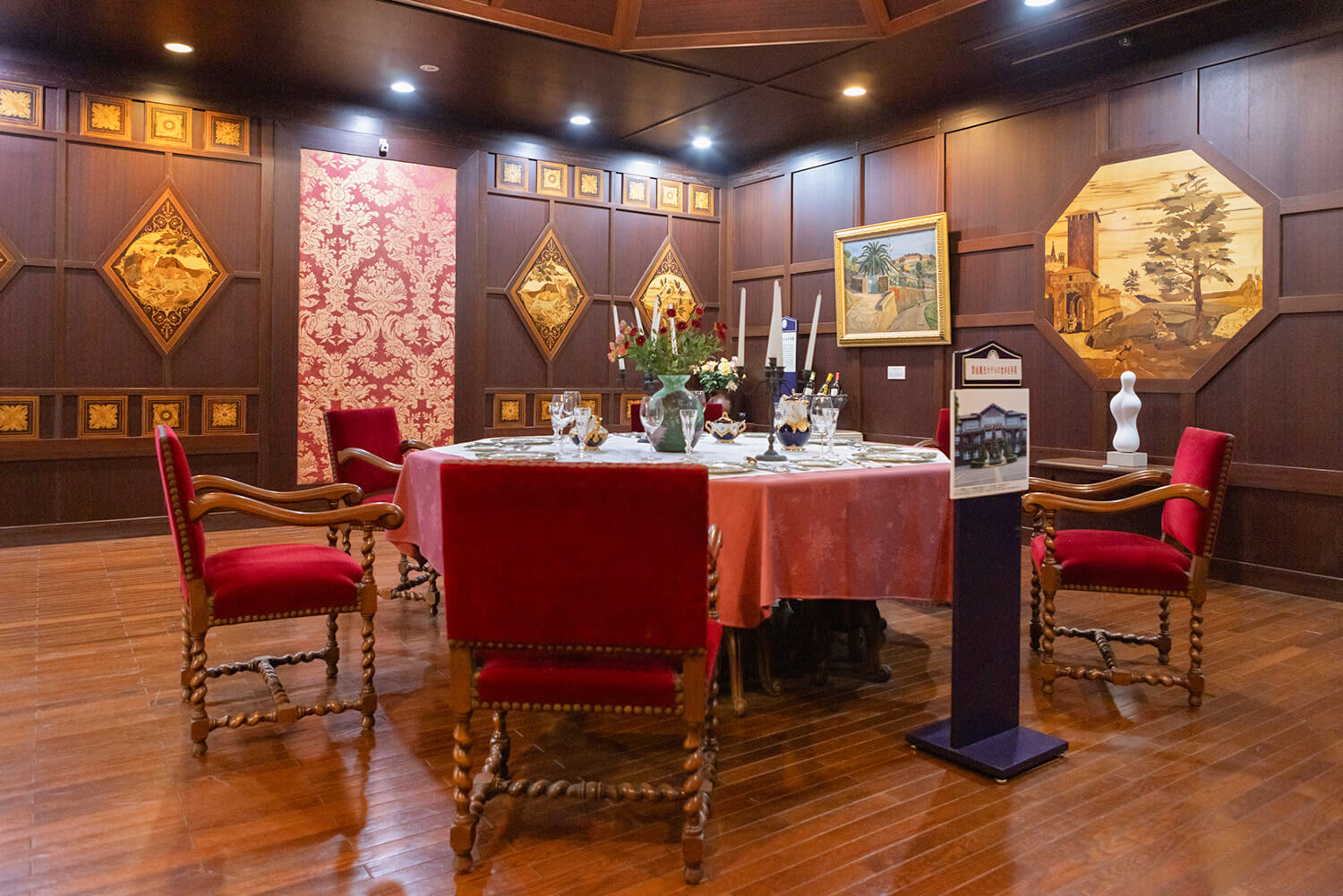 重現「雲仙勘光飯店」餐桌佈置的展覽