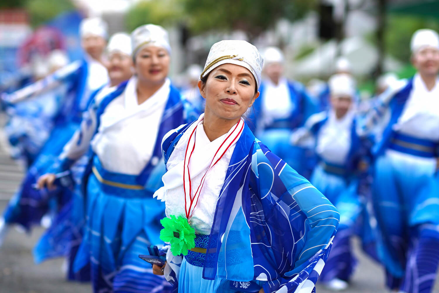 頒發給笑容出眾、表現力強的舞者的花形個人獎牌。 如果你看到一個舞者掛在她的脖子上，請檢查一下。