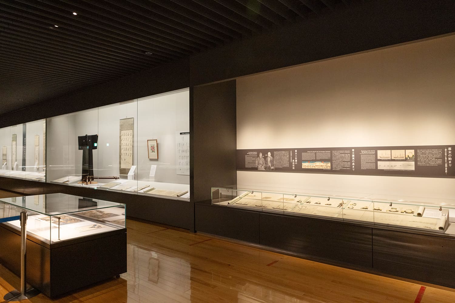 龍馬的書信結合了真品和複製品，是日本展品數量最多的作品。 它附有翻譯成現代語言的閱讀文本