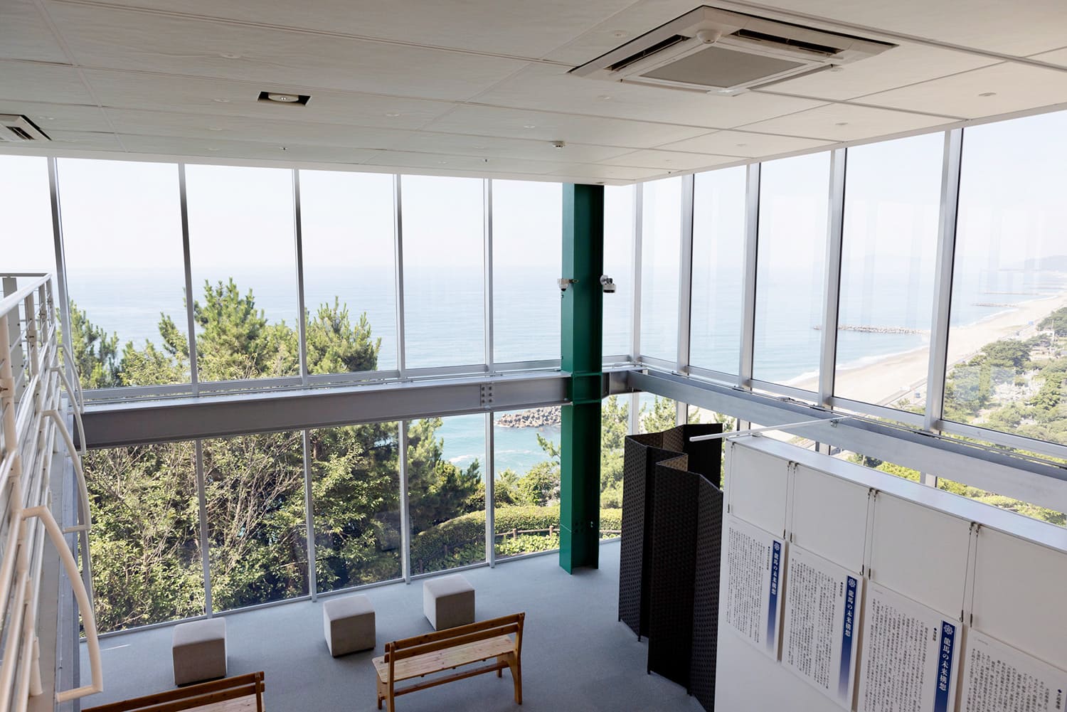 在「海景和Gyarari」，您可以坐在椅子上欣賞美景。 天氣晴朗時，也建議從屋頂觀看。