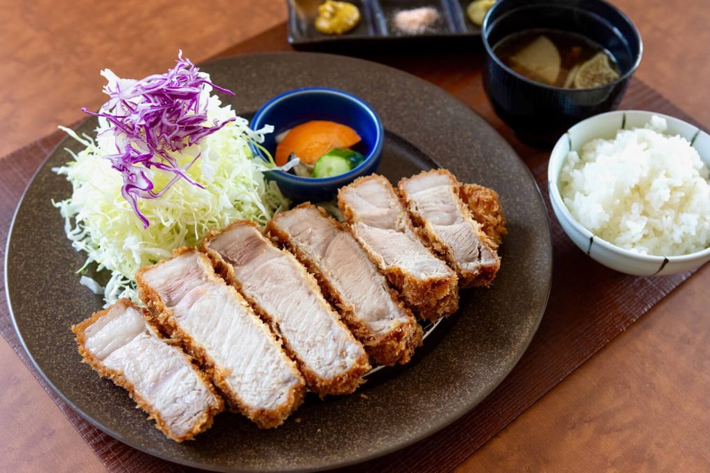 高知市可以品嚐到當地品牌肉「四萬十豬肉」和「土佐和牛」的推薦餐廳