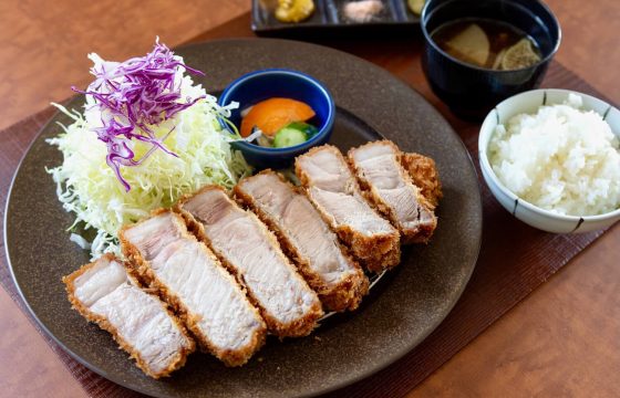 高知市可以品嚐到當地品牌肉「四萬十豬肉」和「土佐和牛」的推薦餐廳