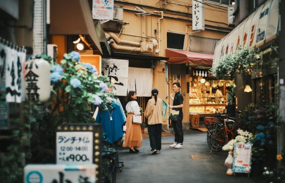 好好享受電車經過的復古城市景觀！ 「OMO5 東京大塚 by 星野集團」兩天一夜|推薦模型課程