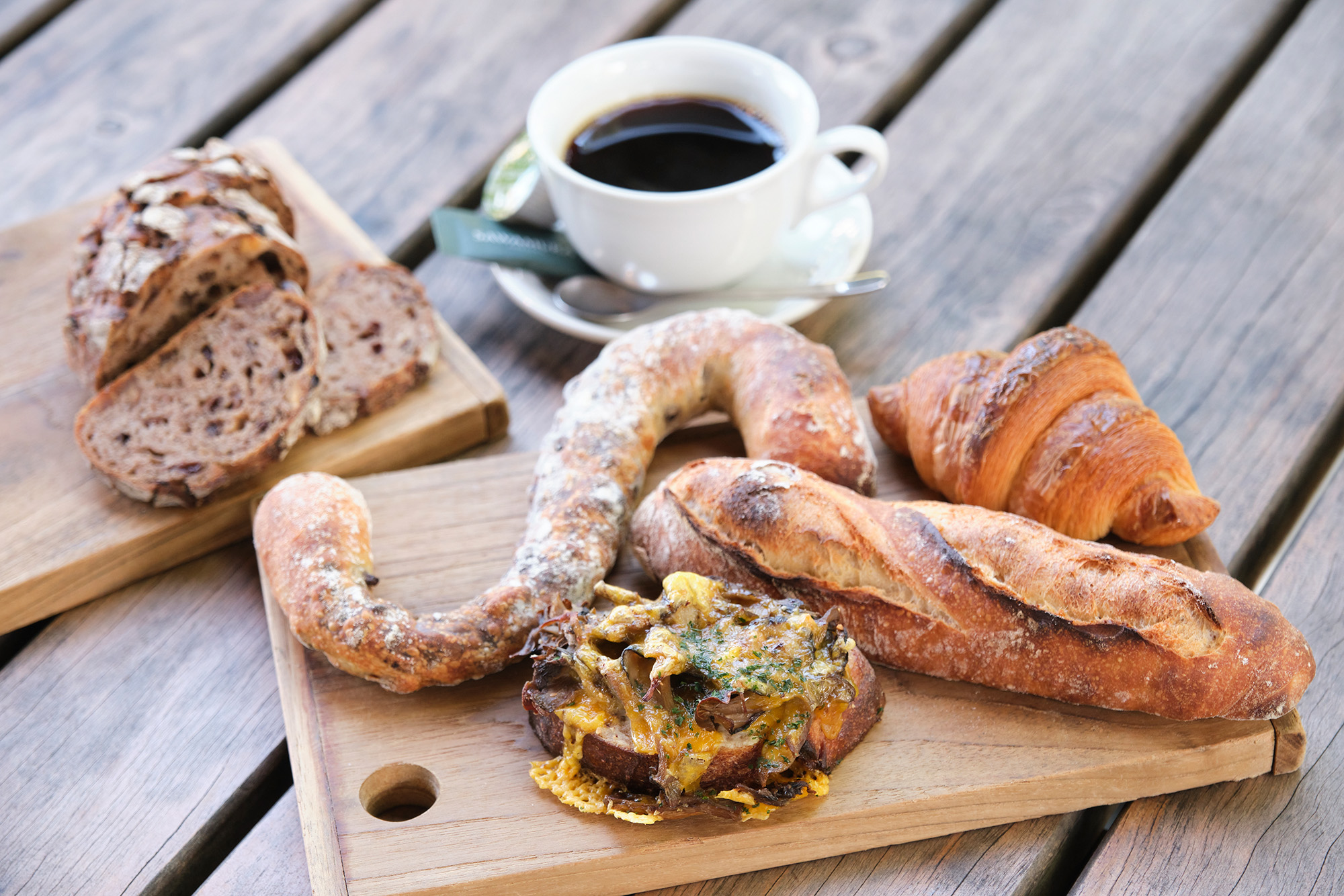 獨特的S型「巧克力大永」442日圓、「可頌」356日圓、「小法國麵包」226日圓等都很受歡迎