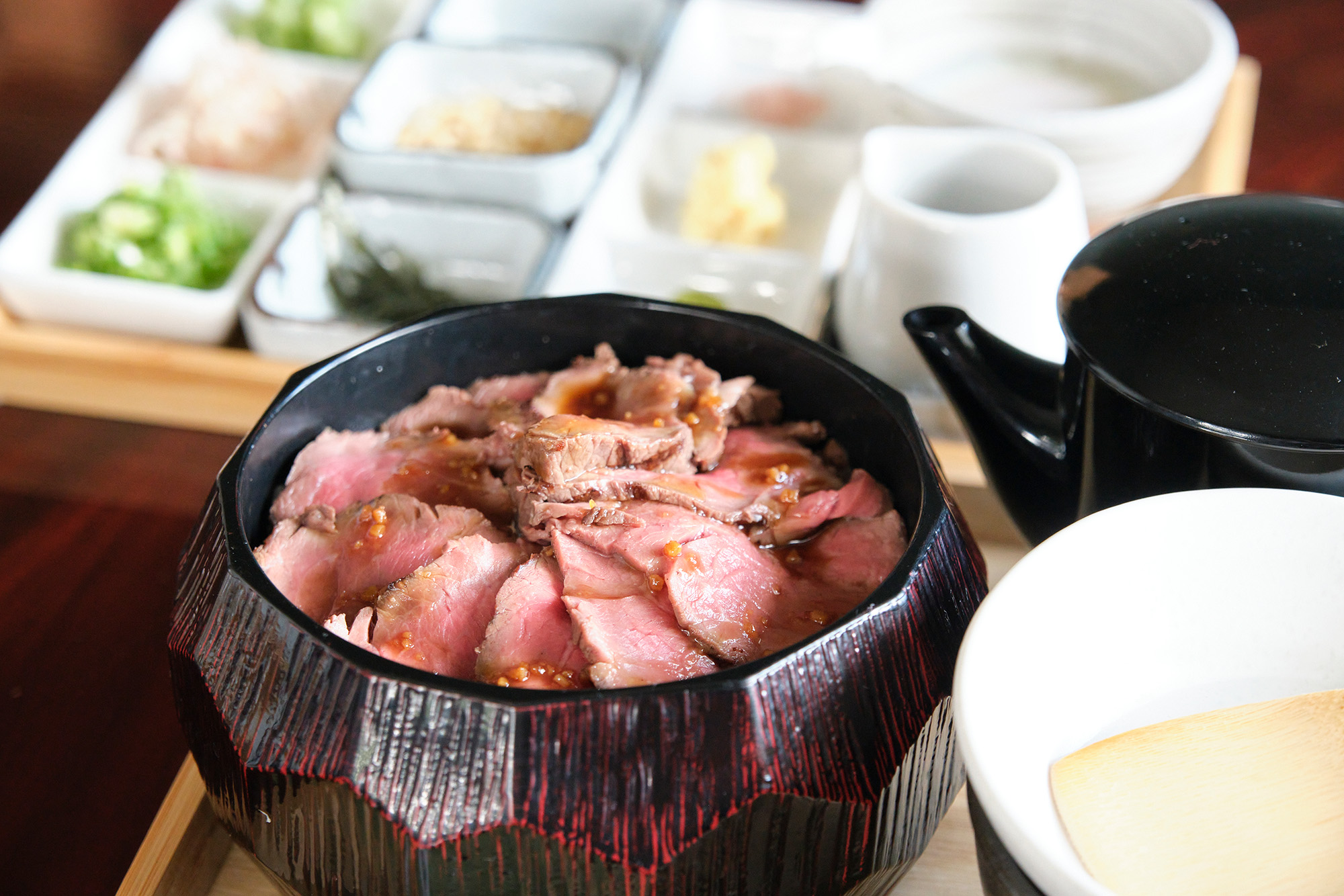 你可以用喜愛的調味料和高湯享用多樣風味JPY3800阿爾卑斯