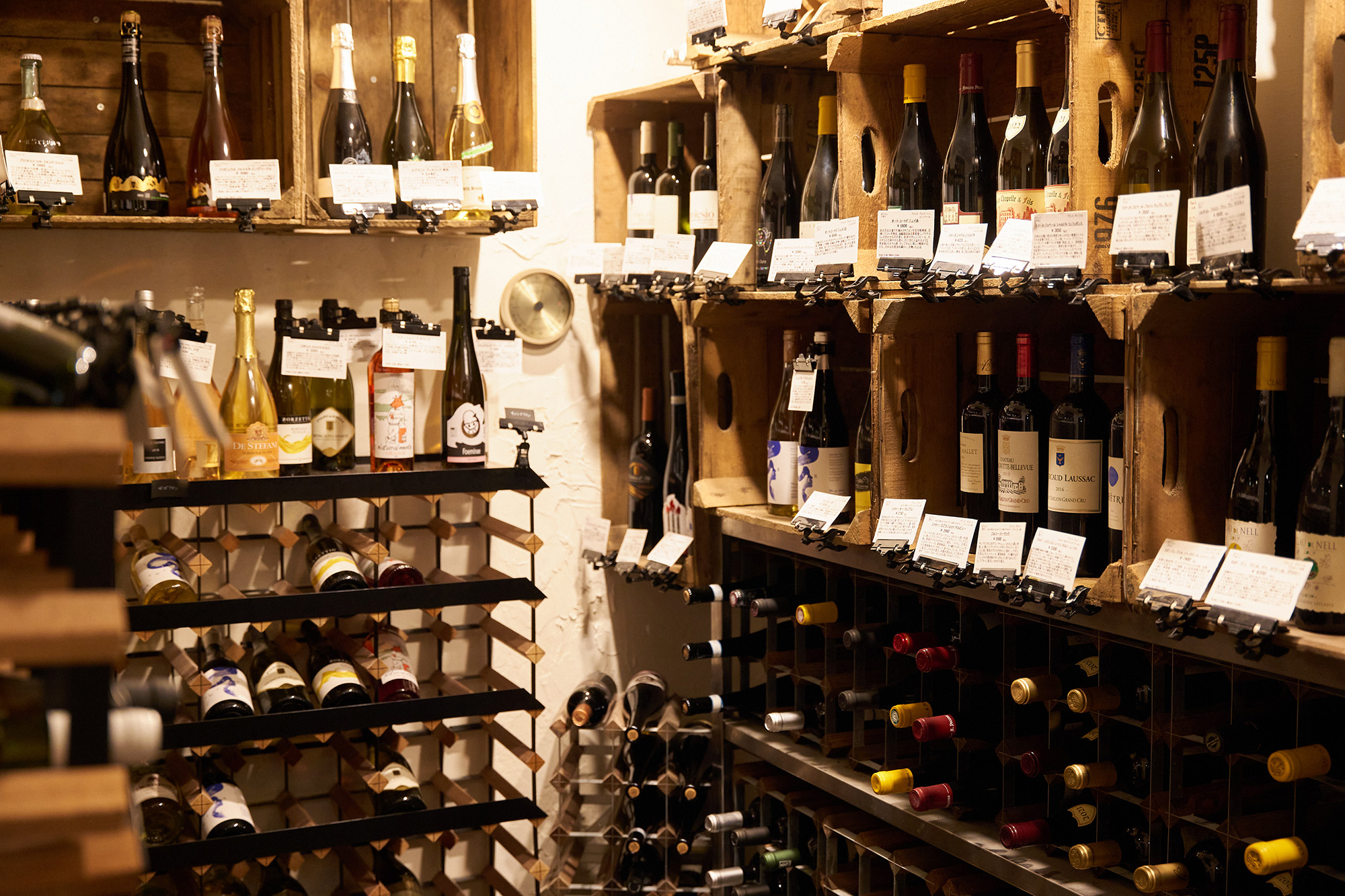 出售的有機葡萄酒主要來自法國和意大利。 可從 JPY2000 起購買