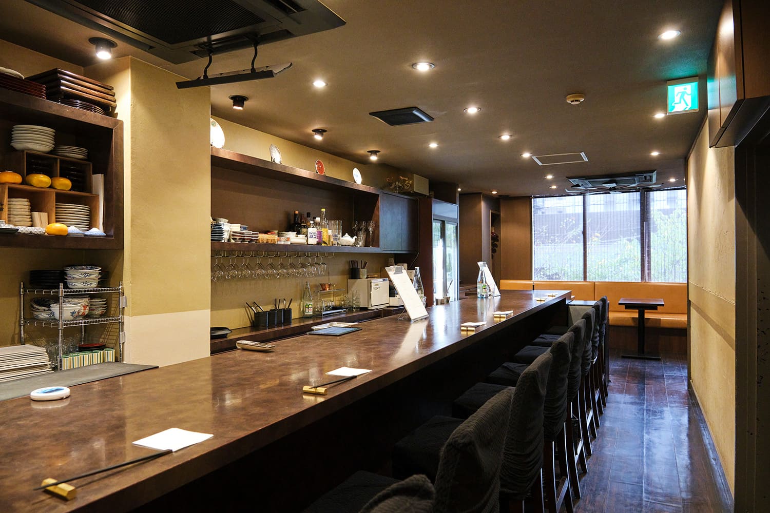 店內氛圍舒適。 靠近顧客的使用場景，例如晚宴和特殊場合的用餐