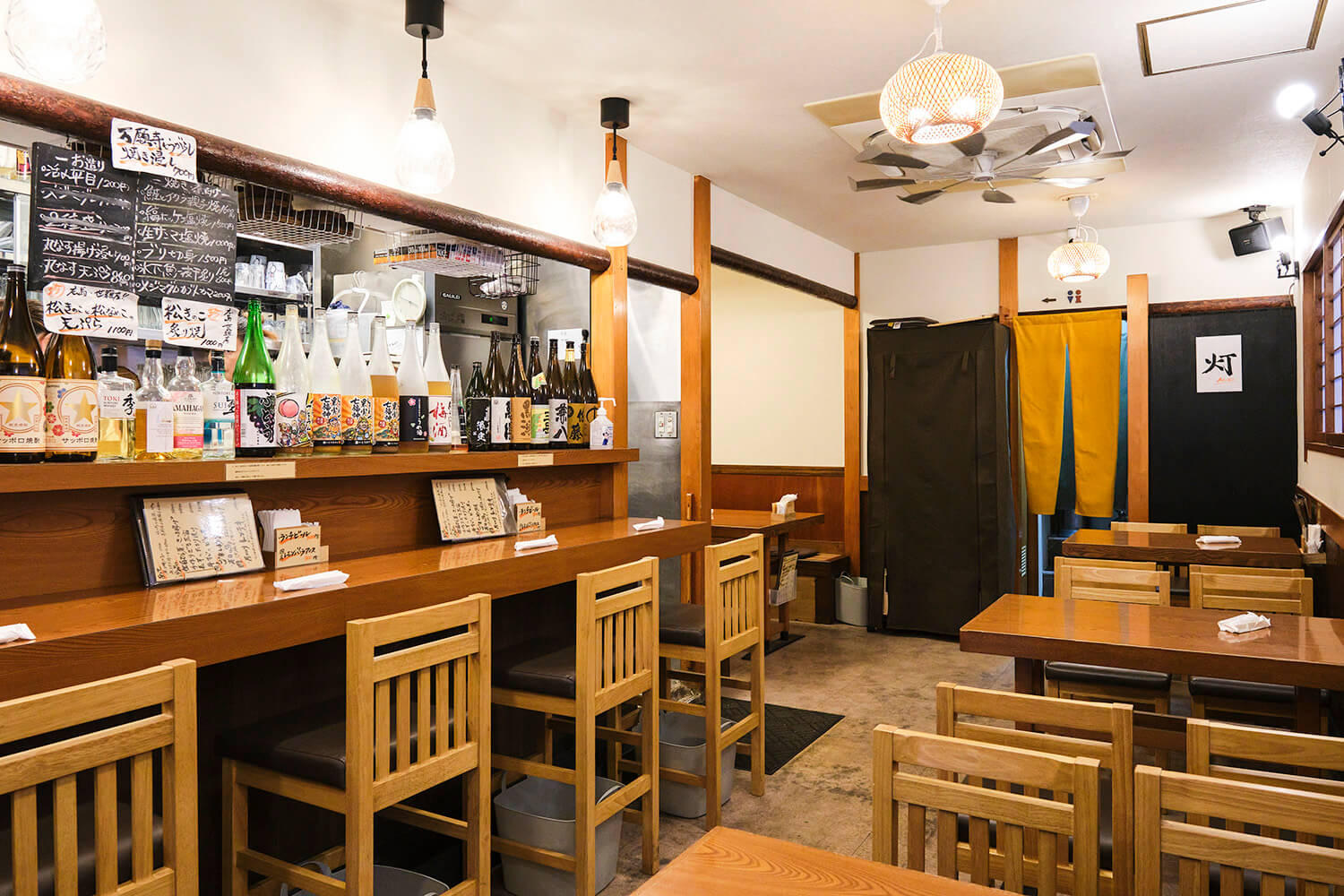 菜單、黑板、招牌等都是店長手寫的。