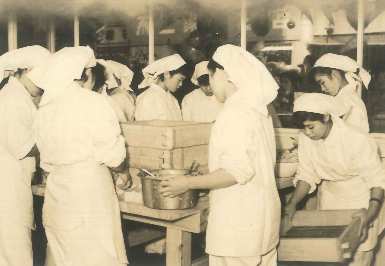 當時的豬肉饅頭示範銷售