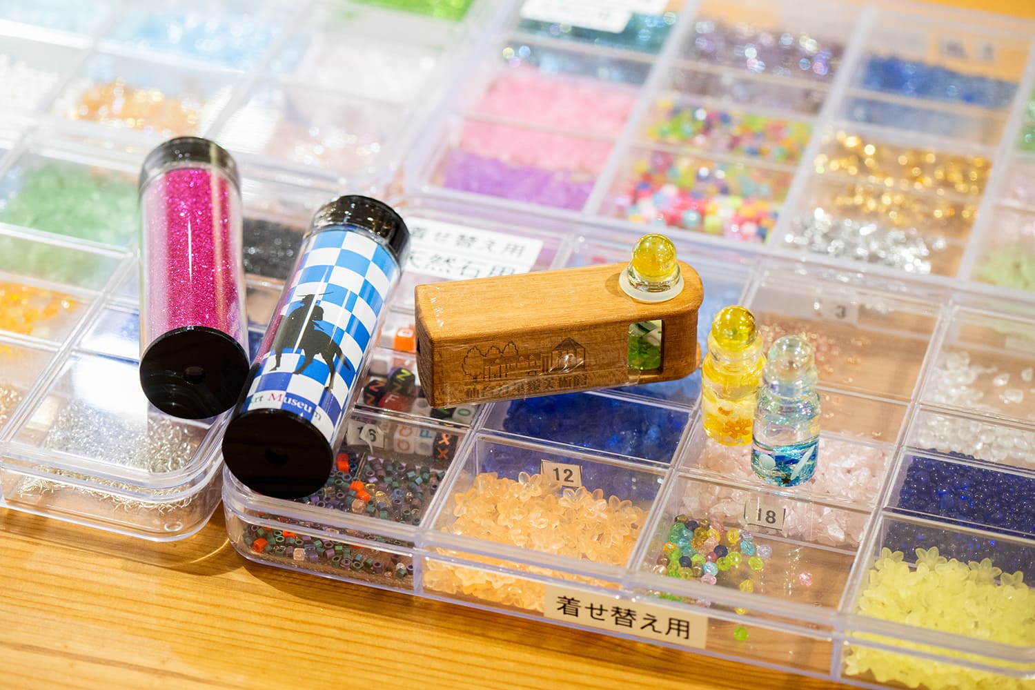 在「簡單體驗」模式中，你可以在5到10分鐘內輕鬆做出萬花筒（JPY1300）。